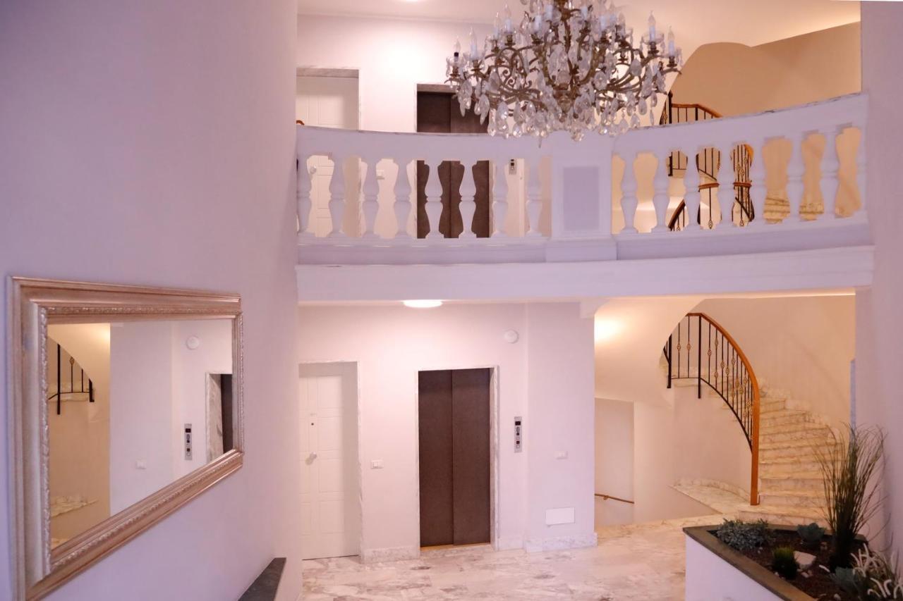 Aparthotel Le Sirene - Chalet ติโวลี ภายนอก รูปภาพ